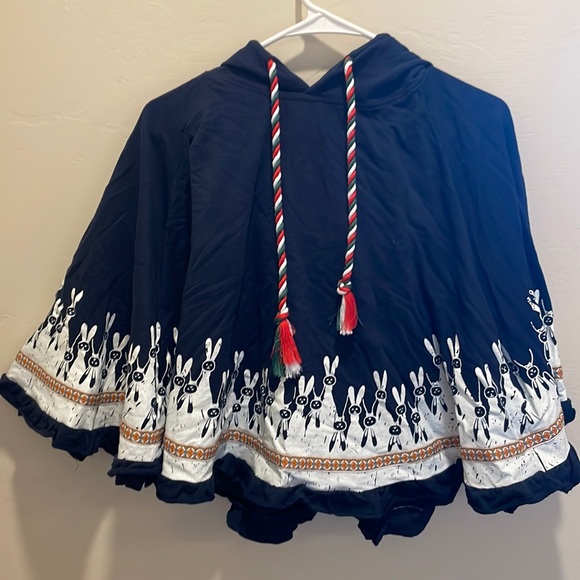 Rabbit cape - Picture 1 of 3